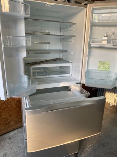 H0524 東芝 548L 6ドア冷蔵庫 2011年