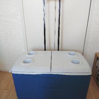 Rubbermaid 大型クーラーボックス（47.3L）キャスタ...