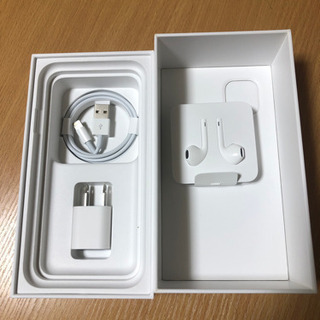【ネット決済】iPhone11 箱・充電器・イヤフォン　※本体は...