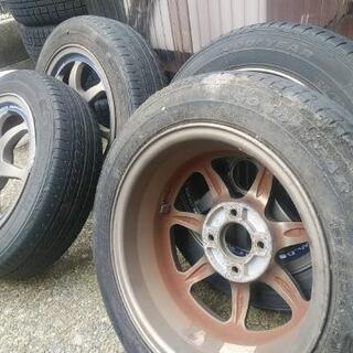 ブロンズのホイール。