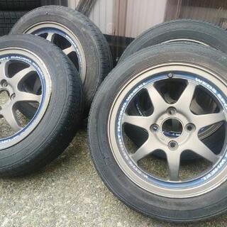 ブロンズのホイール。