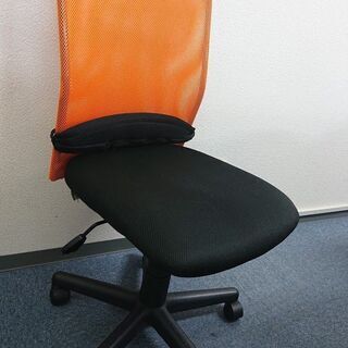 【取りに来れるかた限定】ジャンク品 オレンジの椅子