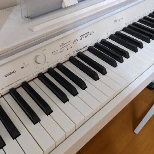 電子ピアノ