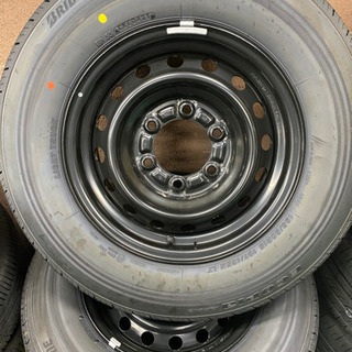 新車外しハイエース　タイヤ&ホイール