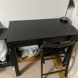 机とイス　IKEA