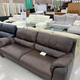 ご来店いただける方限定！2人掛けリクライニングソファー ニトリ ブラック 本革のご紹介です！