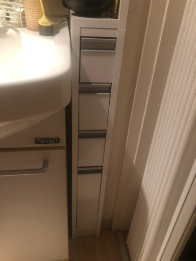 3 11受渡し済み 洗面所隙間収納棚 幅12センチタイプ ぱてぃこ 千駄ケ谷の家具の中古あげます 譲ります ジモティーで不用品の処分