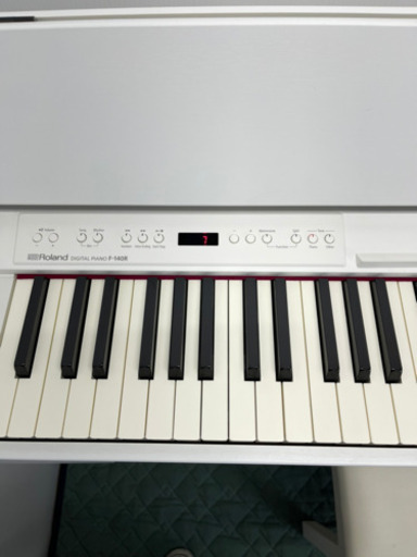 電子ピアノ　ローランド　F 140R-WH  2017年製
