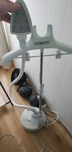 《衣類除菌、消臭》ガーメントスチーマー　CONAIR