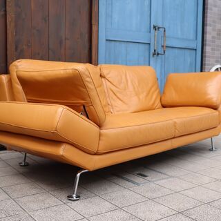 IDC OTSUKA(大塚家具)取り扱いのブランドDomicil(ドミシール)のDM-KOD9013 総革張り3人掛けソファー/ヘッドレスト付です。奥山清行デザインの洗練されたレザートリプルソファー！