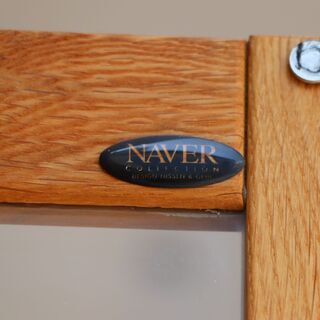 北欧デンマークのメーカーNaver CollectionのEbbe Gehl(エベ・ゲール)・Søren Nissen(ソーレン・ニッセン)デザイン オーク無垢材 キュリオケース/飾り棚