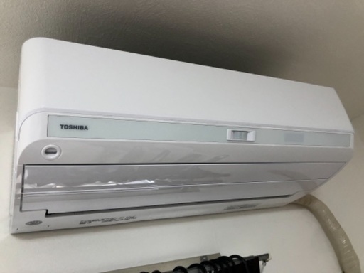 ※再投稿 エアコン TOSHIBA 2020年製 RAS-F221R 冷暖房5畳〜9畳