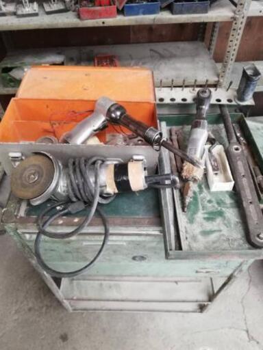 車の修理工具一式