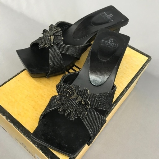 FENDI フェンディ 黒ウッドサンダル アンティーク フラワーモチーフ