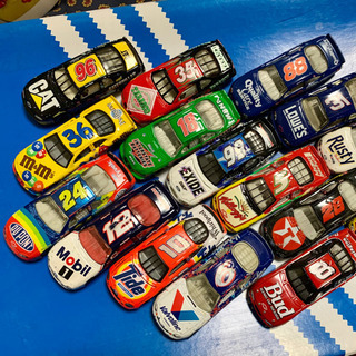【ネット決済・配送可】NASCAR  ミニカー　17台