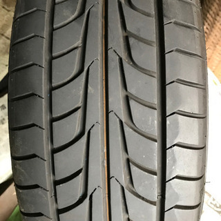 ニュービートル純正アルミホイールとタイヤ４本セット