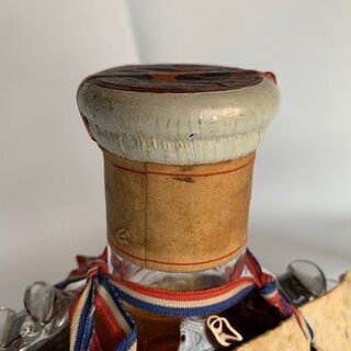 未開封］レミーマルタンルイ13世 700ml 40％ 古酒 栓付き バカラ