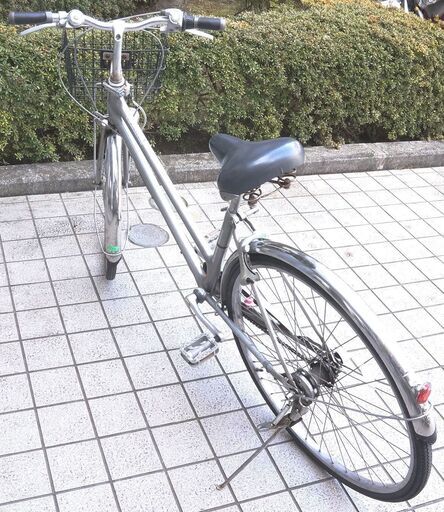【レンタル可】２７インチ シティーサイクル 自転車 ３段ギヤ ＬＥＤオートライト カギ付き 美品です！