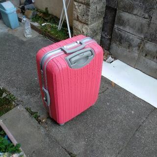 ピンク　　小型　　スーツケース　　とてもかわいいです