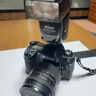 Nikon F100 フィルムカメラ　フラッシュ付き！