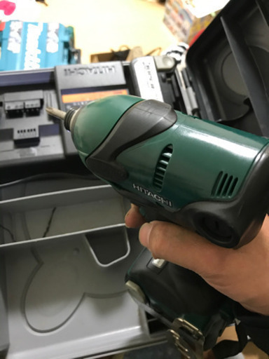 HITACHI 14V インパクトドライバー　フルセット。　値下げしました‼️