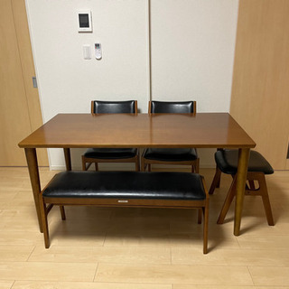 カリモク ダイニングテーブル5点セット w2-worldbuffet.co.uk