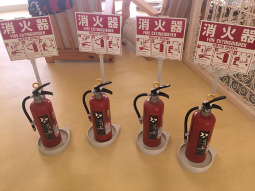 消火器4本　YA6NX  使用期限　2030