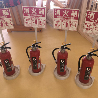 消火器4本　YA6NX  使用期限　2030