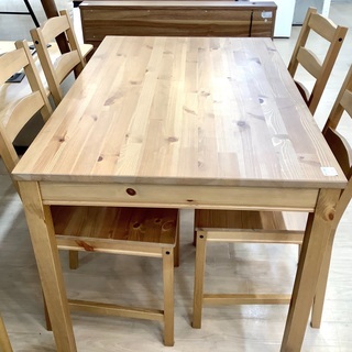IKEA(イケア)のダイニング5点セットをご紹介