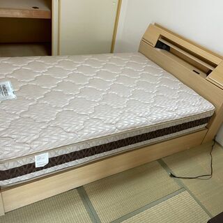 H0921　ダブルベッド　引き出し付き　