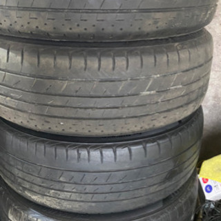 セレナ純正タイヤ