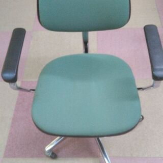 KOKUYOの肘掛け椅子です