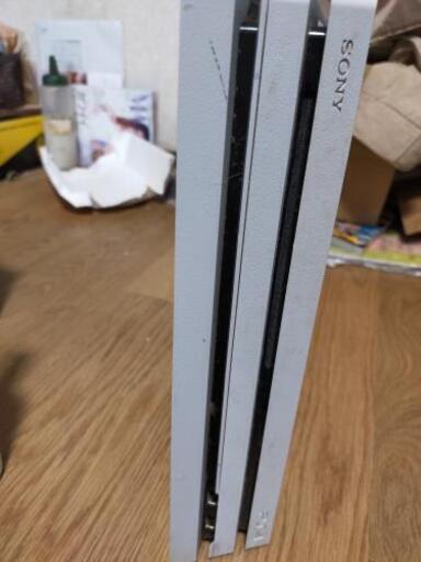 PS4pro 1TB、箱、コントローラーなし