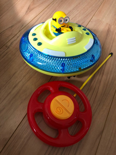 ミニオンズ 光る 走る 音楽が鳴る ミニオン ボブ Ufo型ラジコン 杏 河戸帆待川のラジコンの中古あげます 譲ります ジモティーで不用品の処分