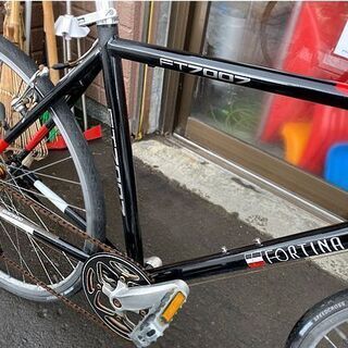 中古 FORTINA 28インチ クロスバイク FT7007 700C 7段変速 自転車 赤黒 ベル付 訳アリ タイヤにひび割れ ☆ PayPay(ペイペイ)決済可能 ☆ 札幌市 白石区 東札幌 アウトレットモノハウス白石店