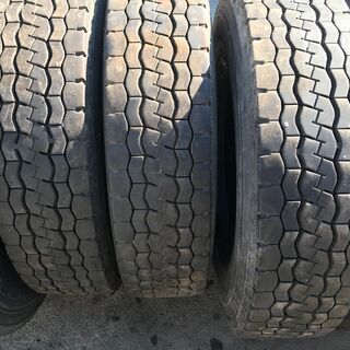 お買い上げありがとうございました★再値下げしました★　ブリジストン　五分山　中古トラックタイヤ　4t　8本セット　22.5／80　17.5　