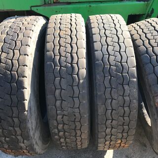 お買い上げありがとうございました★再値下げしました★　ブリジストン　五分山　中古トラックタイヤ　4t　8本セット　22.5／80　17.5　