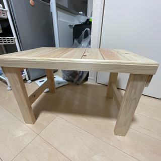 木製のテーブル椅子