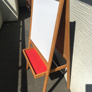 IKEA イーゼル　お絵描きボード、黒板
