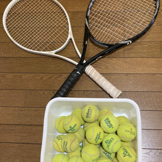 prince硬式テニスラケット2本とボール