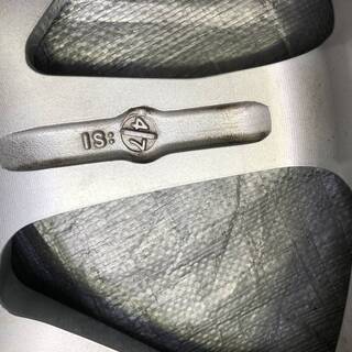 スタッドレスタイヤ　ＥＵＲＯＢＡＨＮ16インチ　ＰＣＤ114.3　５Ｈ　2013年製タイヤ　溝６分弱