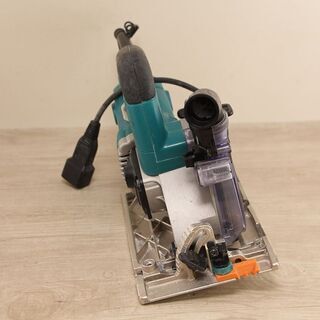 makita　マキタ　125mm防じんマルノコ　5205FX 丸ノコ 防塵 切断機 木工 建築 解体 造(D3871asxY)