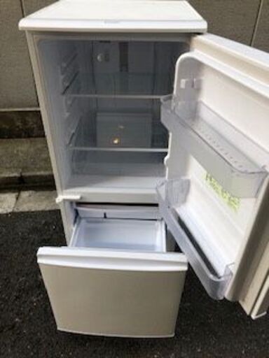☆中古 激安　シャープ  SHARP　ノンフロン冷凍冷蔵庫　137L　2017年製  SJ-C14C-W　￥15,000円！！！