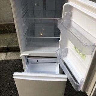 ☆中古 激安　シャープ  SHARP　ノンフロン冷凍冷蔵庫　137L　2017年製  SJ-C14C-W　￥15,000円！！！