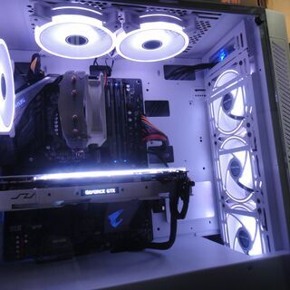 【構成変更】白×黒で統一されたハイエンドPC 構成変更】白×黒で統一されたハイエンドPC