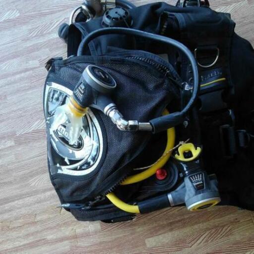 mares h.u.b BC、レギュレーター、オクトパス一体型(残圧系付属)