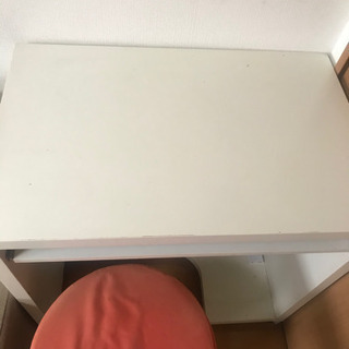 【4月19日まで】IKEA テーブル(ホワイト) 椅子(赤)セット