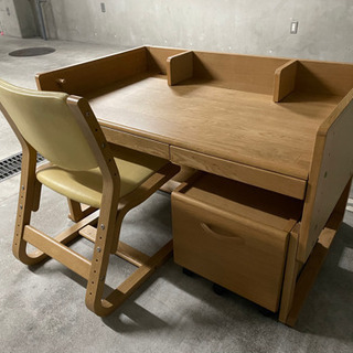 カリモク 勉強机 椅子（右下の引き出しなし） | fgsnantienparra.org.au