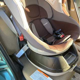 コンビ　ネセルターンリミテッド　シートベルト　回転式　チャイルドシート　茶 コンビ ネセルターンリミテッド シートベルト 回転式 チャイルドシート