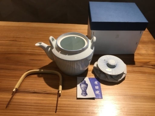 値下げ　2500円→1800円！【新品未使用♪】有田焼　急須　　大土瓶　７号～８号くらい　　1200ml　箱入り。